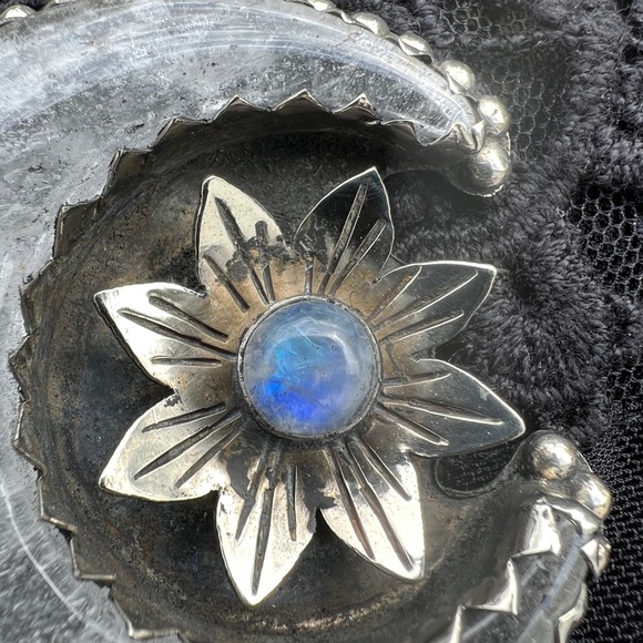 LARGE QUARTZ CRYSTAL CRESCENT MOON PENDANT - Picture 2 of 9